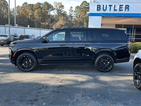 New 2026 Chevrolet Suburban RST image 3