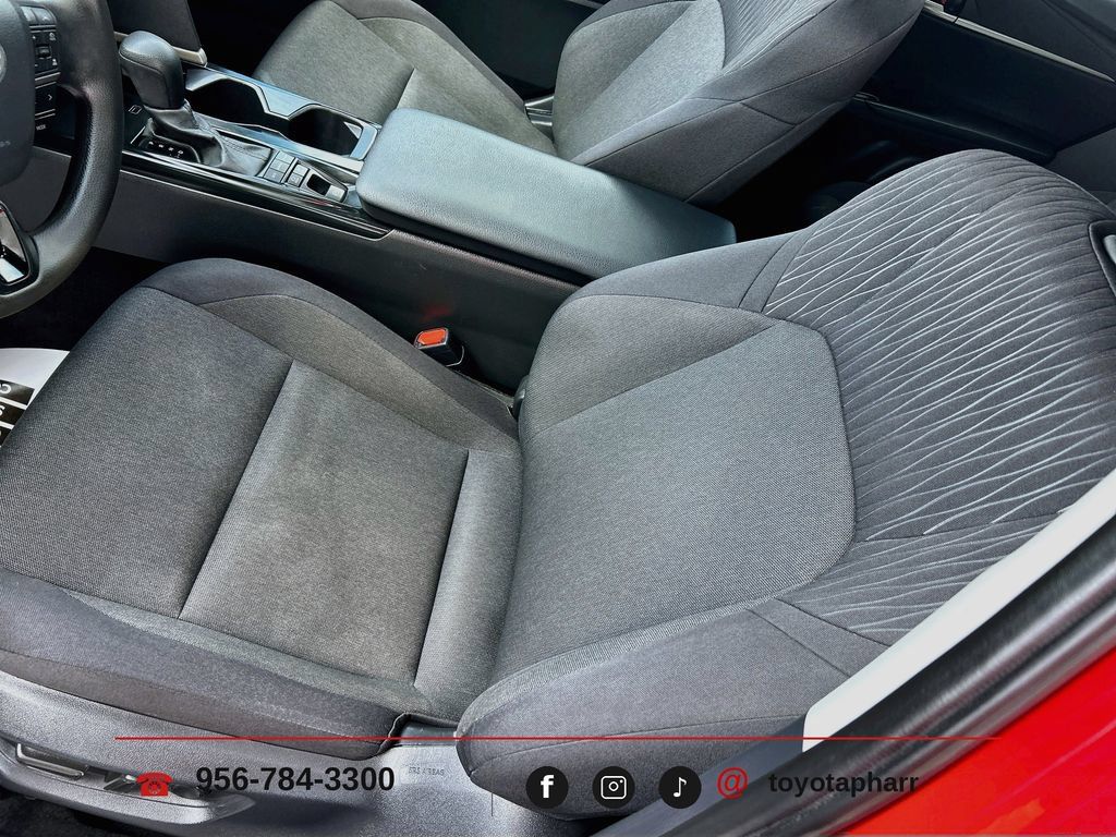 Used 2025 Toyota Camry LE w/ Convenience Package FWD image 21