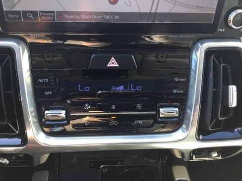 Used 2023 Kia Sorento SX AWD/4WD image 30
