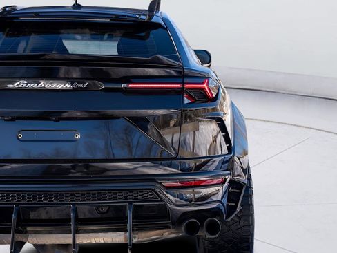 Used 2022 Lamborghini Urus AWD/4WD image 12