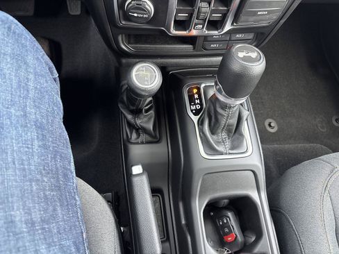 Used 2025 Jeep Wrangler Unlimited Sport AWD/4WD image 22