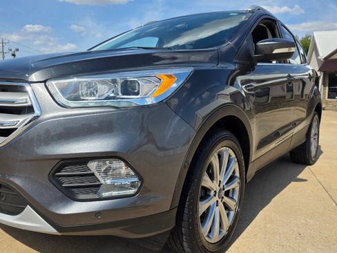Used 2018 Ford Escape Titanium image 28