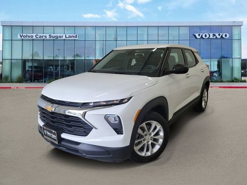 Used 2024 Chevrolet TrailBlazer LS w/ LS Confidence Package FWD image 1