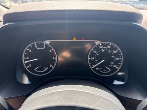 Used 2023 Nissan Rogue SV w/ SV Premium B Package image 18