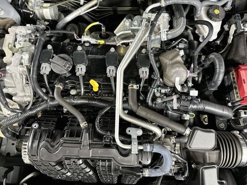 Used 2025 Nissan Altima 2.5 SV FWD image 31