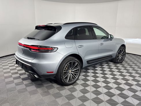 Certified 2026 Porsche Macan AWD/4WD image 9