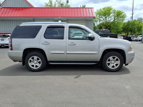 Used 2007 GMC Yukon Denali AWD/4WD image 6