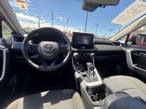 Used 2022 Toyota RAV4 XLE FWD image 18
