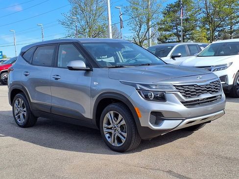 Used 2022 Kia Seltos LX AWD/4WD image 3