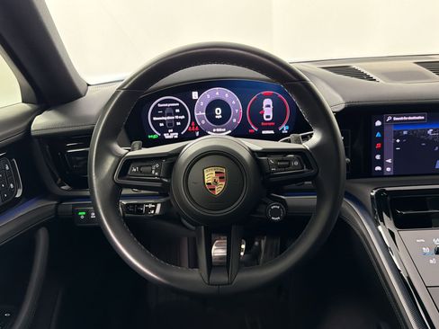 Certified 2025 Porsche Panamera image 20