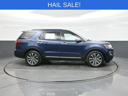 Used 2017 Ford Explorer Platinum image 8