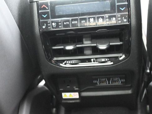 Used 2025 Jeep Grand Cherokee L Summit image 15