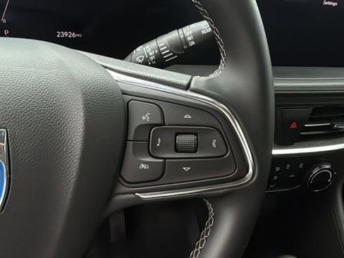 Used 2025 Buick Encore GX Preferred FWD image 23