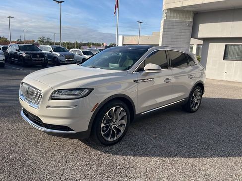 Used 2022 Lincoln Nautilus Reserve w/ Equipment Group 201A image 8