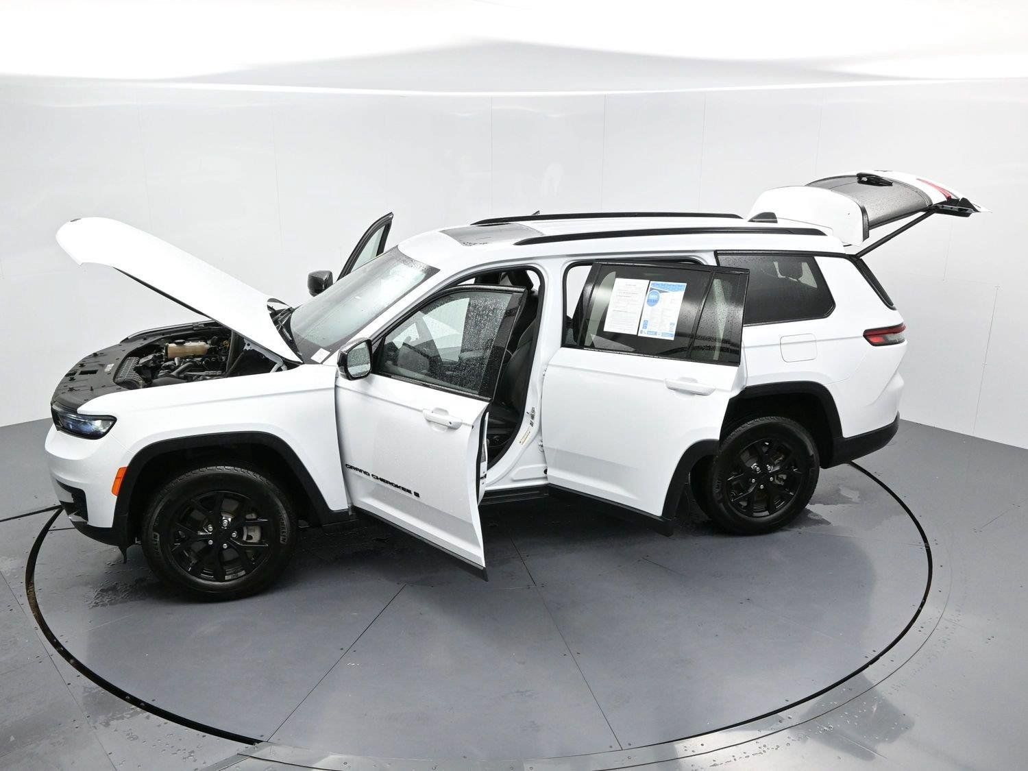 Used 2024 Jeep Grand Cherokee L Altitude AWD/4WD image 46