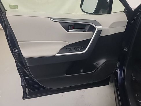 Used 2019 Toyota RAV4 XLE w/ Convenience Package AWD/4WD image 22