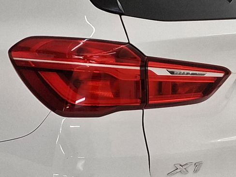 Used 2019 BMW X1 sDrive28i w/ Convenience Package FWD image 11