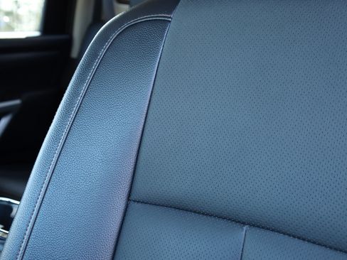 Used 2017 Nissan Titan SL image 27