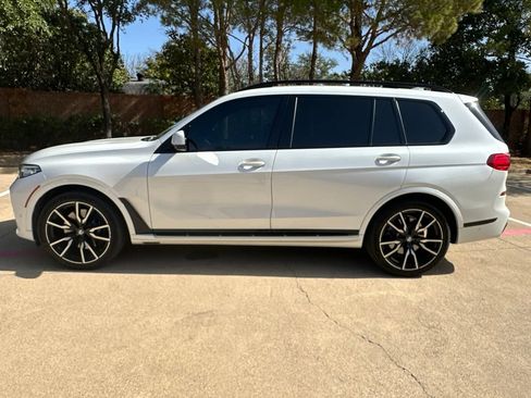 Used 2022 BMW X7 xDrive40i w/ M Sport Package AWD/4WD image 13
