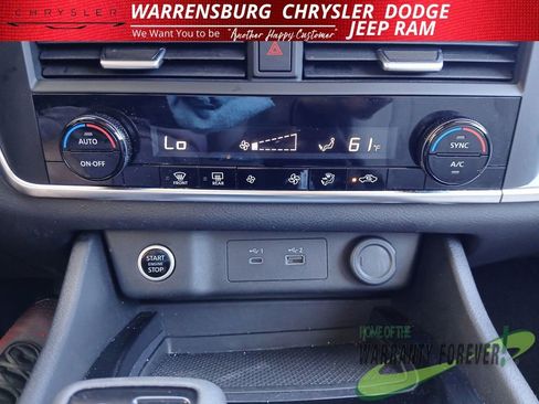 Used 2023 Nissan Rogue SV image 25