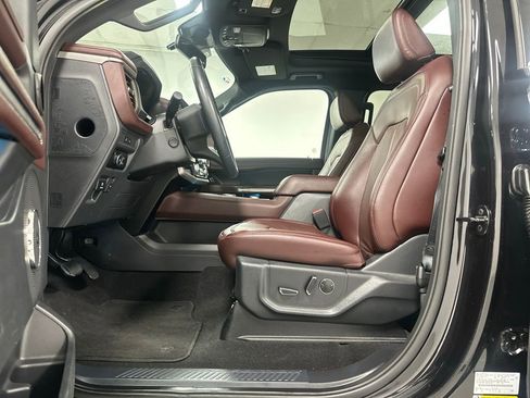 Certified 2024 Ford Expedition Limited image 19