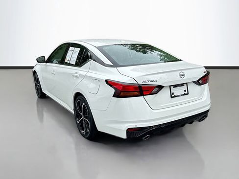 Certified 2024 Nissan Altima 2.5 SR FWD image 9