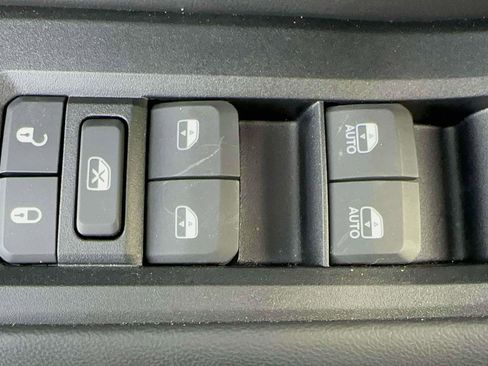 Used 2024 Jeep Grand Cherokee Altitude image 14