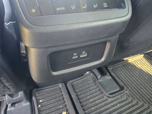 Used 2024 Nissan Pathfinder SV w/ SV Premium Package FWD image 31