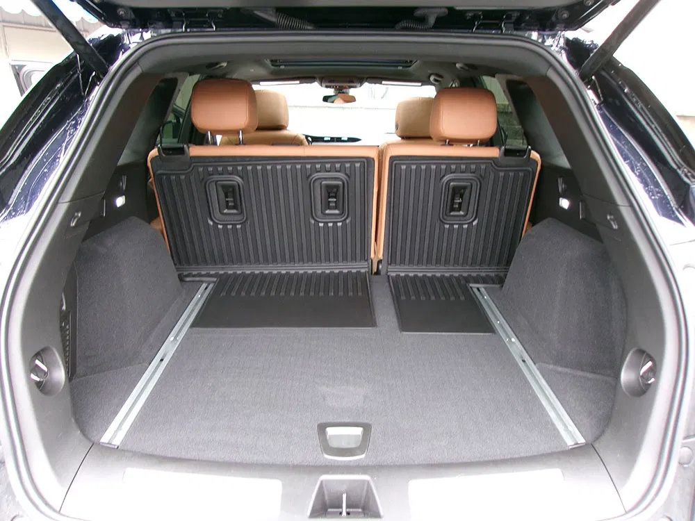 Used 2021 Cadillac XT5 Premium Luxury w/ LPO, Floor Liner Package AWD/4WD image 14