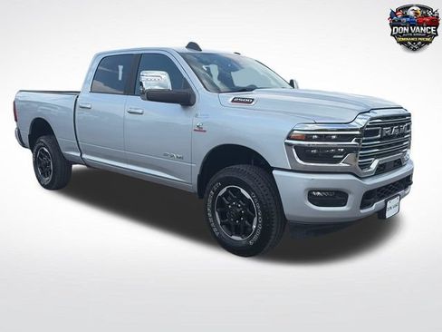 Used 2026 RAM 2500 Laramie AWD/4WD image 7