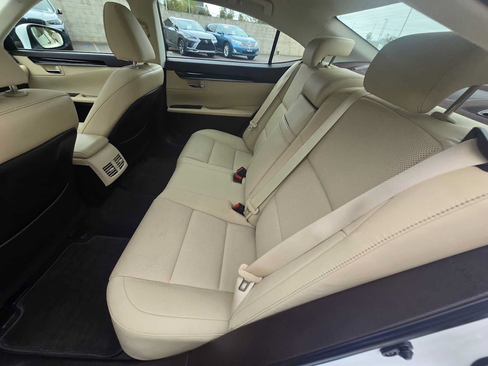 Used 2017 Lexus ES 350 w/ Accessory Package FWD image 16