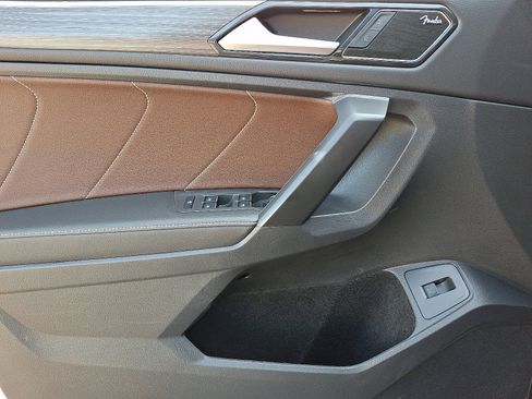 Used 2022 Volkswagen Tiguan SEL R-Line image 13