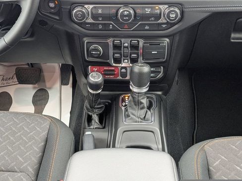 New 2026 Jeep Gladiator Mojave AWD/4WD image 18