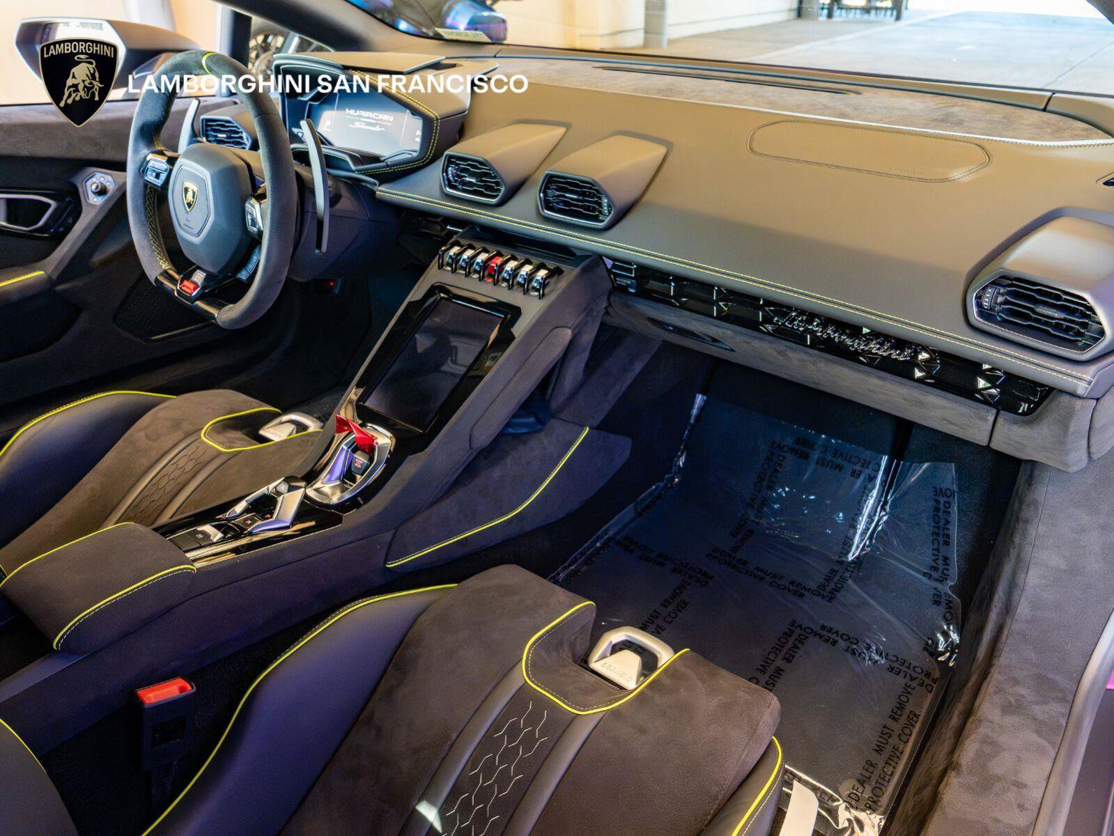 Used 2024 Lamborghini Huracan Sterrato AWD/4WD image 18