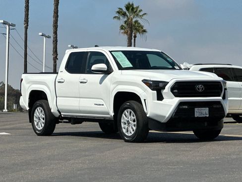 Used 2024 Toyota Tacoma SR5 AWD/4WD image 8