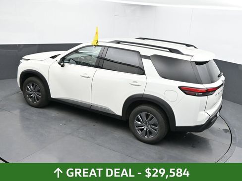 Used 2025 Nissan Pathfinder SV AWD/4WD image 45