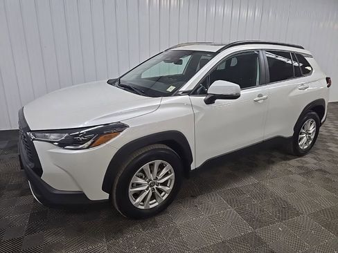 Used 2023 Toyota Corolla Cross LE w/ Moonroof Package AWD/4WD image 6