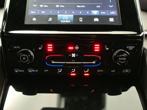 Used 2024 Jeep Grand Cherokee L Altitude image 22