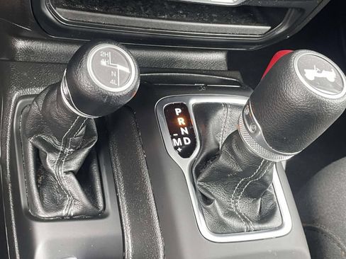 Used 2024 Jeep Wrangler Unlimited Sport AWD/4WD image 13