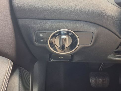 Used 2018 Mercedes-Benz GLA 250 image 11