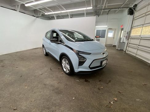Used 2023 Chevrolet Bolt LT image 8