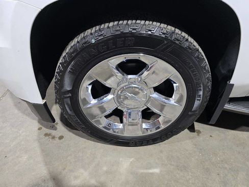 Used 2016 Chevrolet Suburban LTZ AWD/4WD image 24