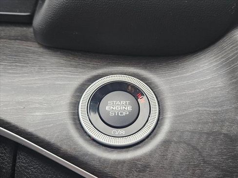 Used 2022 Jeep Grand Cherokee L Limited image 23