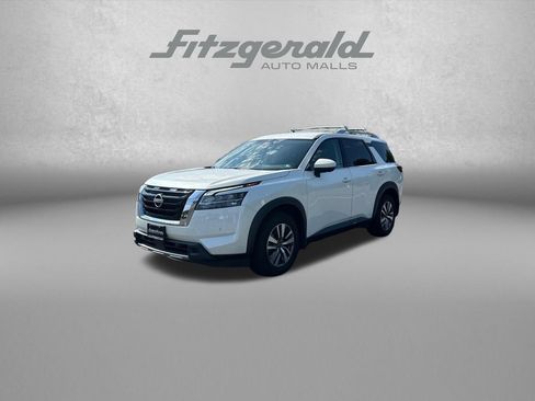 Used 2023 Nissan Pathfinder SL AWD/4WD image 3