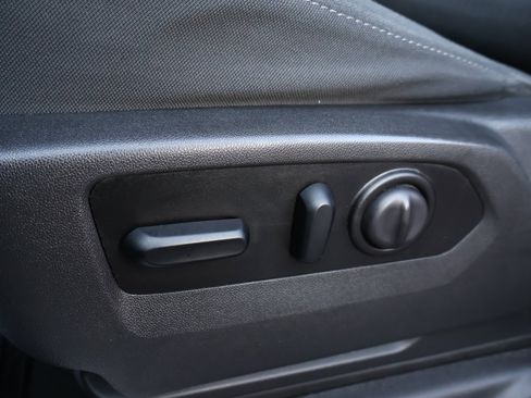 Used 2021 Chevrolet Silverado 1500 LT w/ Bed Protection Package image 9