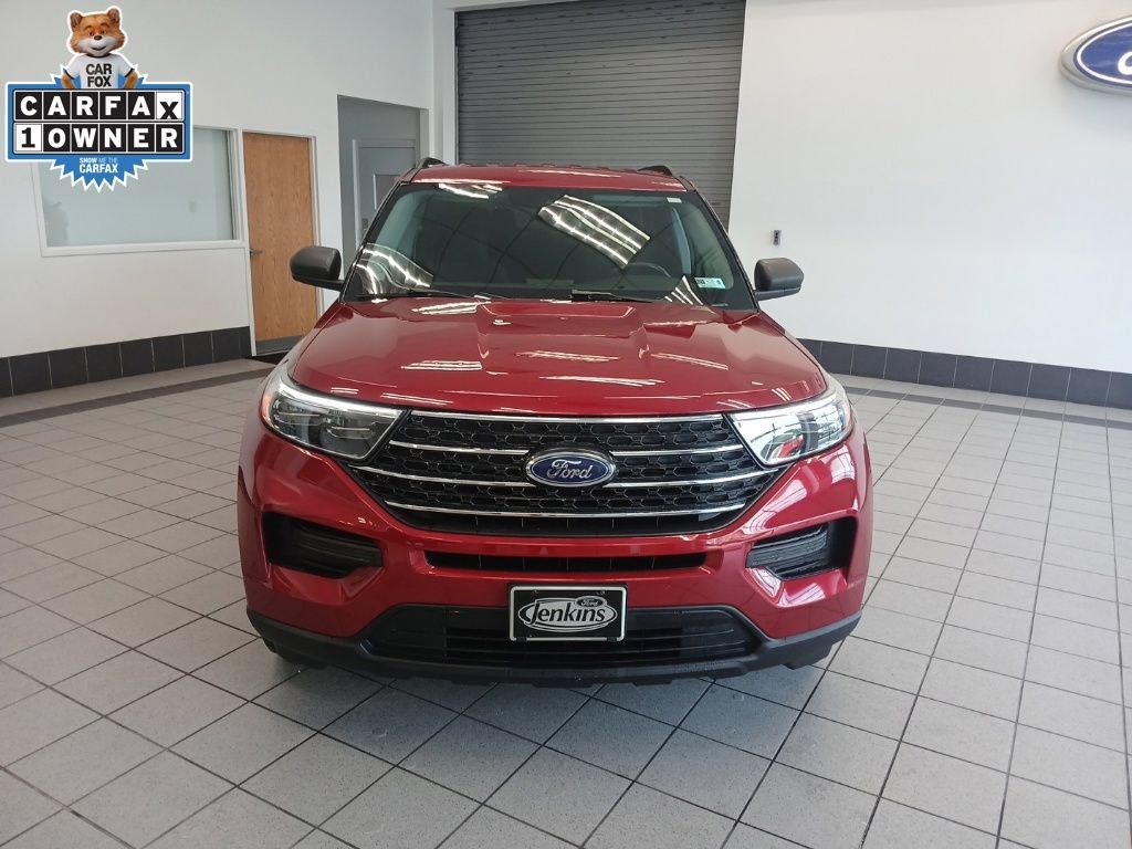 Used 2024 Ford Explorer XLT AWD/4WD image 4