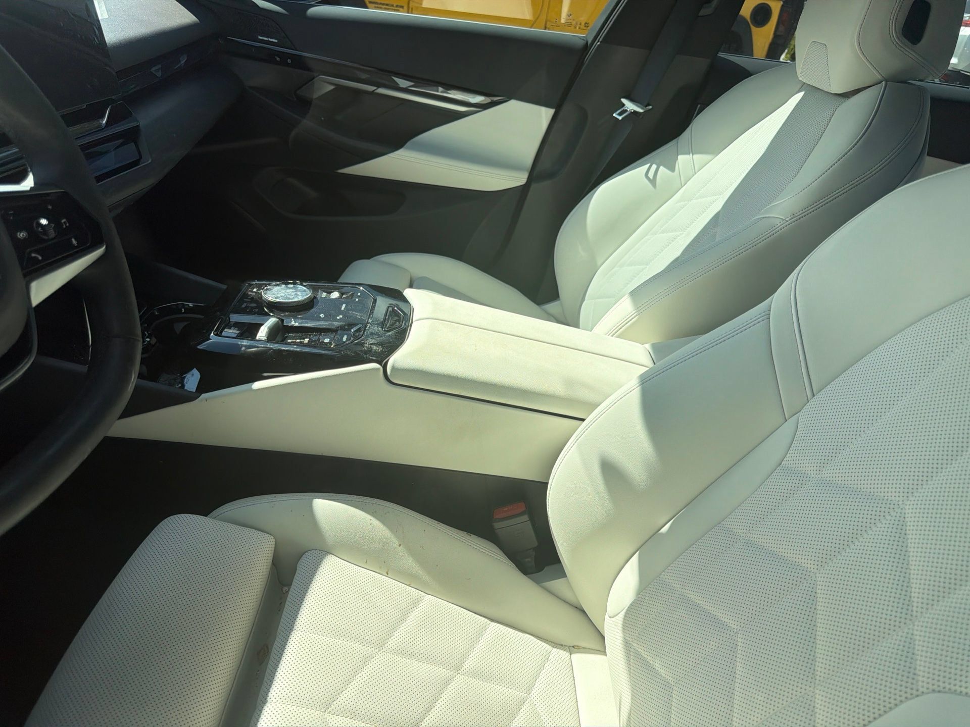 Used 2024 BMW i5 eDrive40i w/ Premium Package RWD image 25