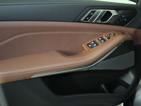 New 2026 BMW X5 xDrive40i w/ Climate Comfort Package image 12