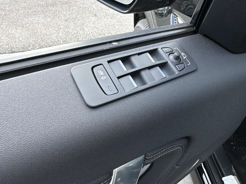 New 2026 Land Rover Discovery Sport Landmark AWD/4WD image 10