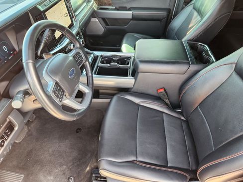 Used 2024 Ford F250 Lariat w/ Black Appearance Package AWD/4WD image 13